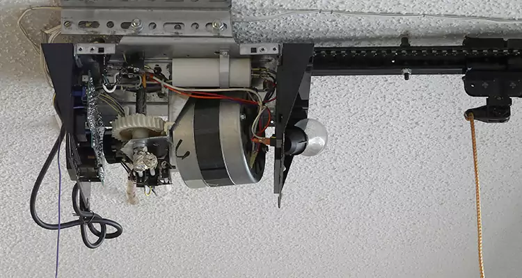 Emergency Garage Door Opener Repair in Southchase, FL