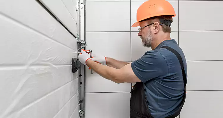 Emergency Garage Door Repair in Southchase, FL