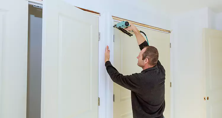 Top Rated Door Fixing ServiceFixing Garage Door Track in Southchase, FL