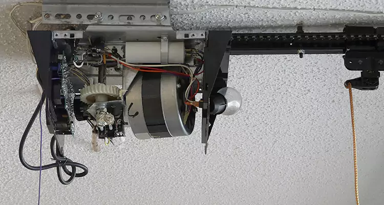 Garage Door Motor Replacement in Southchase, FL