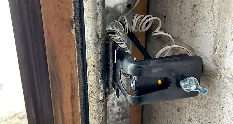 Fix Broken Garage Door Sensor in Southchase, FL