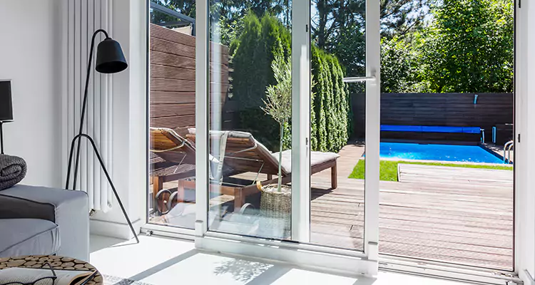 Fixing A Sliding Screen Door Roller in Southchase, FL